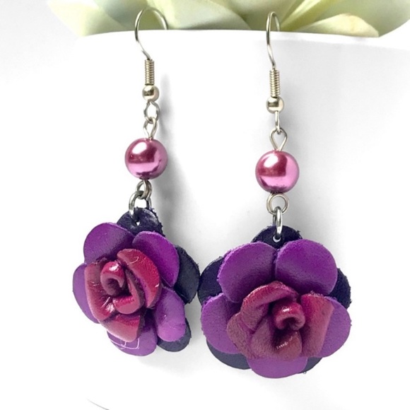 ValMarie Jewelry - NEW GENUINE LEATHER HANDMADE FLOWER ROSE PEARL DANGLE EARRINGS